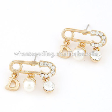 Fashion brooch design pearl charms crystal Stud Earrings